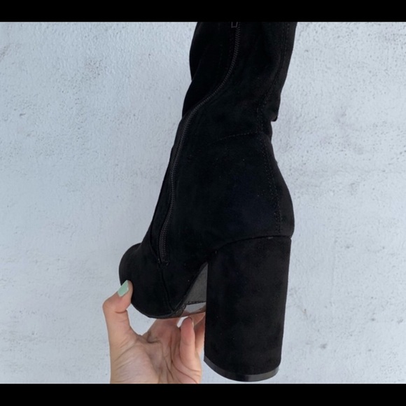 Black booties with Red Roses - Picture 3 of 4